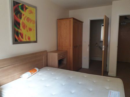 Caister Hall Apartment 22 - Photo 4