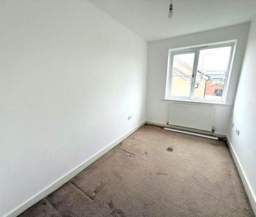 3 bedroom detached house to rent - Photo 2