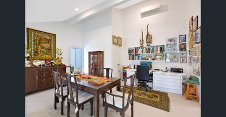 Family Home Backing Bushland Reserve - Photo 4