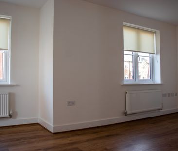 The Disraeli - Photo 2