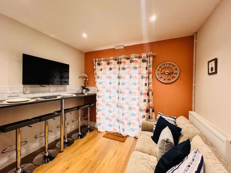 Oxford Road Bedroom 1 - Photo 5