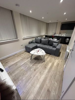 1 Bed Penthouse, Seymour Grove, M16 - Photo 1