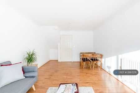 3 bedroom terraced house to rent - Photo 3