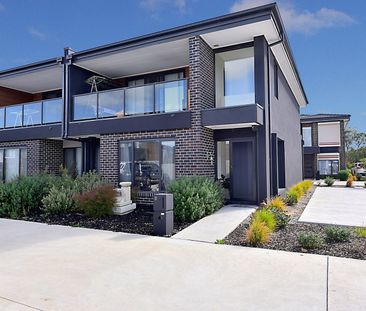 11 Farm Road, Keysborough VIC 3173 - Townhouse For Rent | Domain - Photo 1