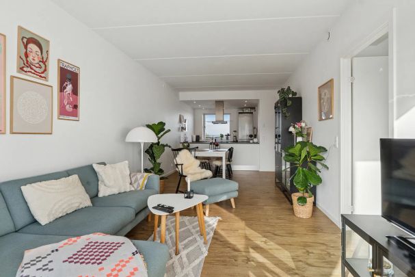 Indbydende 2-værelses lejlighed med altan og tagterrasse - Photo 1