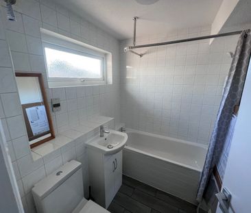 1 Bed Flat, Martin Court, CR2 - Photo 5