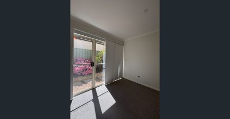 Spacious 3-Bedroom plus study that could be a 4th bedroom renovated Home in Prime Ardross Location - Photo 3