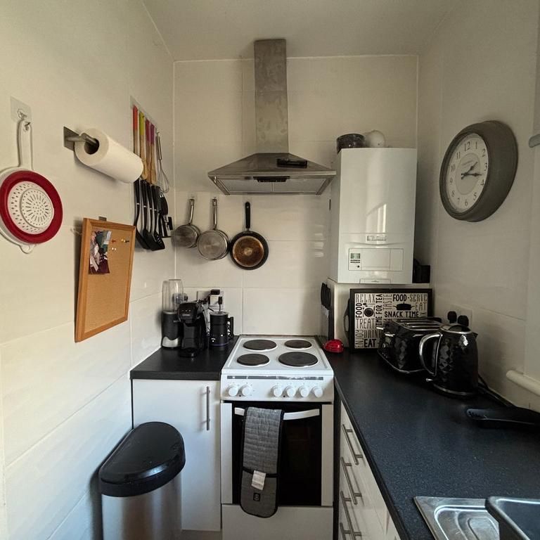 2 bedroom flat to rent - Photo 1