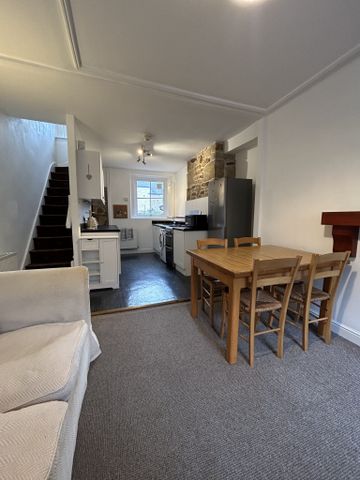 Four Bedroom Terrace House Set Over Three Floors, Close to City Centre and University - Photo 4