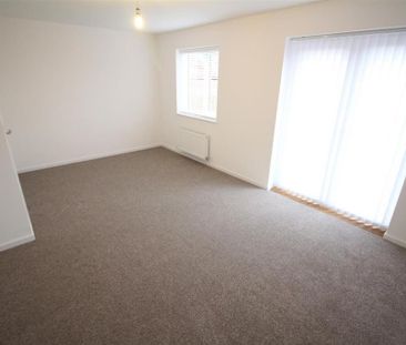 3 bedroom detached house to rent - Photo 4