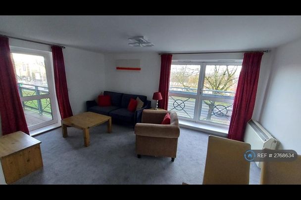 2 bedroom flat to rent - Photo 1