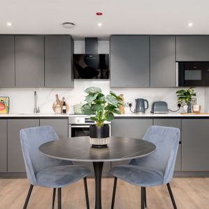 Park Street Room 2 - Photo 2