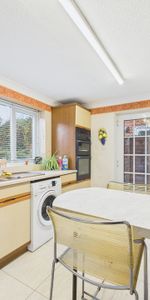 4 bed detached house to rent in Tithe Close, Maidenhead, Berkshire, SL6 2YT - Photo 3