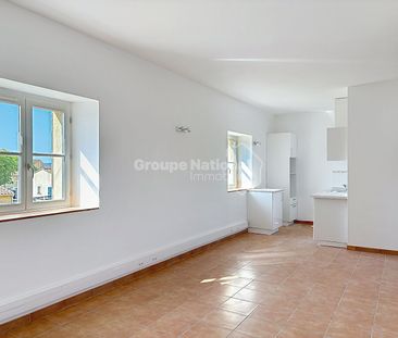 Appartement t2 en 1er étage Berre L'étang, - Photo 2