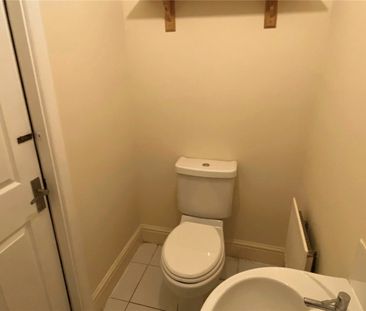 Wellington Road, Dewsbury, West Yorkshire, WF13 - Photo 6