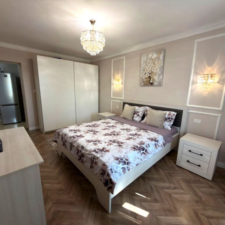 Garsonier de închiriat, 40 mp, parcare, zona Centru - Photo 1