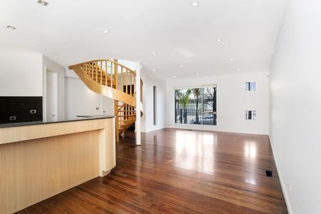 Thinking of selling? Contact our agent - Photo 2