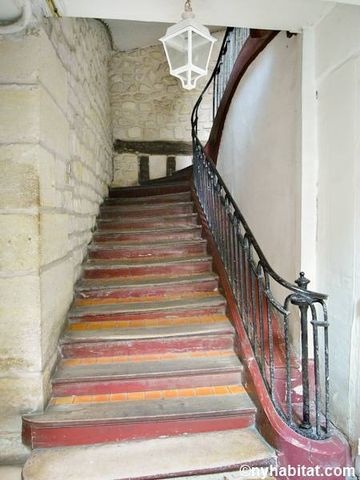 Logement à Paris, Location meublée - Photo 3