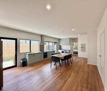 8 x Self Contained Accommodation for Young or Corporate Professionals - Photo 3