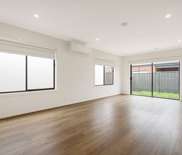 Modern Family Home - Photo 6