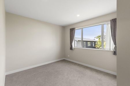 Brand new family home in One Tree Hill - Photo 3