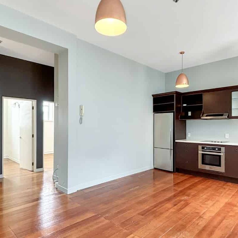 ***Welcome to 5/30 Hanson Street*** - Photo 1