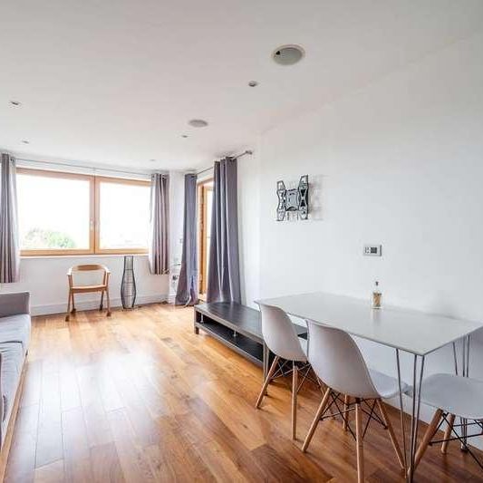 Upper Richmond Road, Putney, SW15 - Photo 1