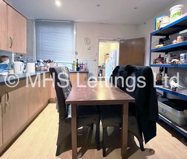 4 Bedroom Mid Terraced House for rent in Lucas Street - Photo 3