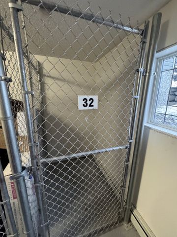 Stunning Fully Renovated Home With Walk In Shower & Soaker Tub In Millrise - Photo 2