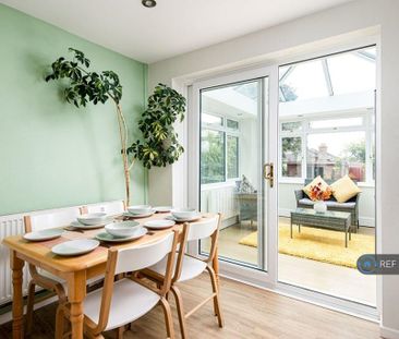 1 bedroom in a house share to rent - Photo 1