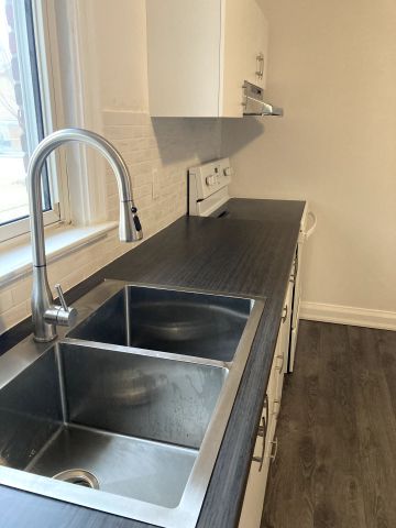 For Lease - 322 Cosburn Avenue, Toronto, Ontario - Photo 4