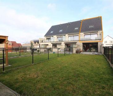 duplex met 2 grote slpk., zuidgericht terras, 2 parkings nabij centrum - Photo 4