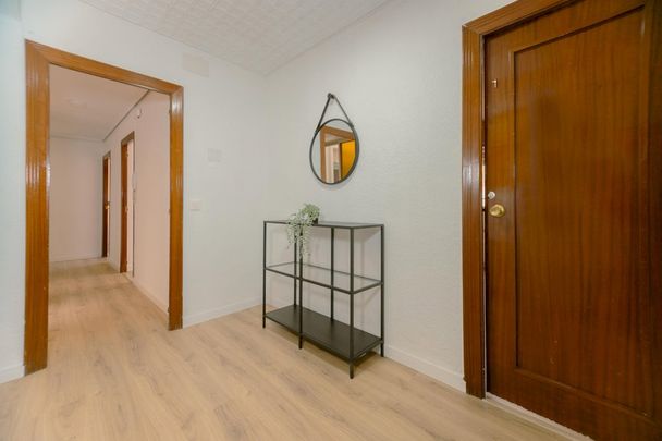 Beautiful room in Burjassot - Photo 1