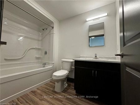 For Lease - 22645 ADELAIDE Road Unit# 301, Strathroy-Caradoc, Ontario - Photo 2