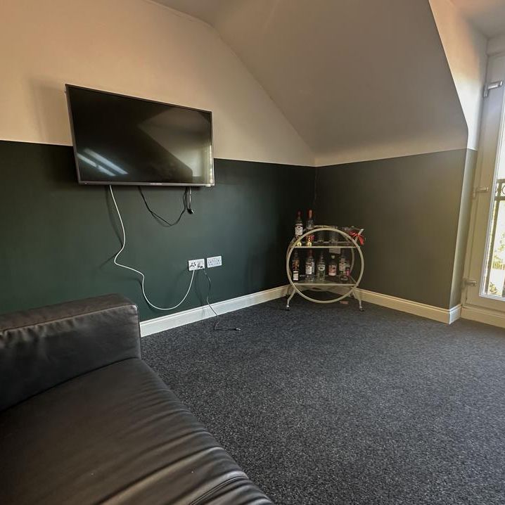 5 bedroom terraced house to rent - Photo 1