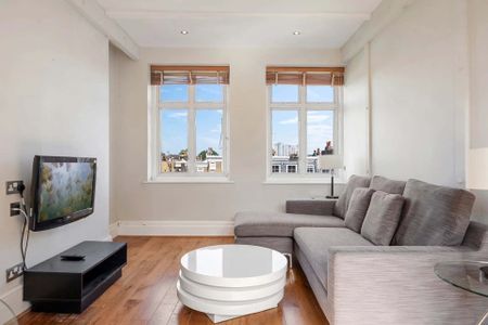 A well-presented two-bedroom apartment in a purpose-built block in St John’s Wood - Photo 2