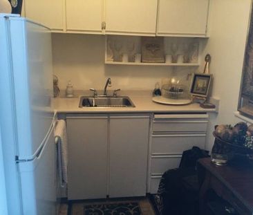 $1922 - 2nd Floor Ocean Side Studio - Photo 2