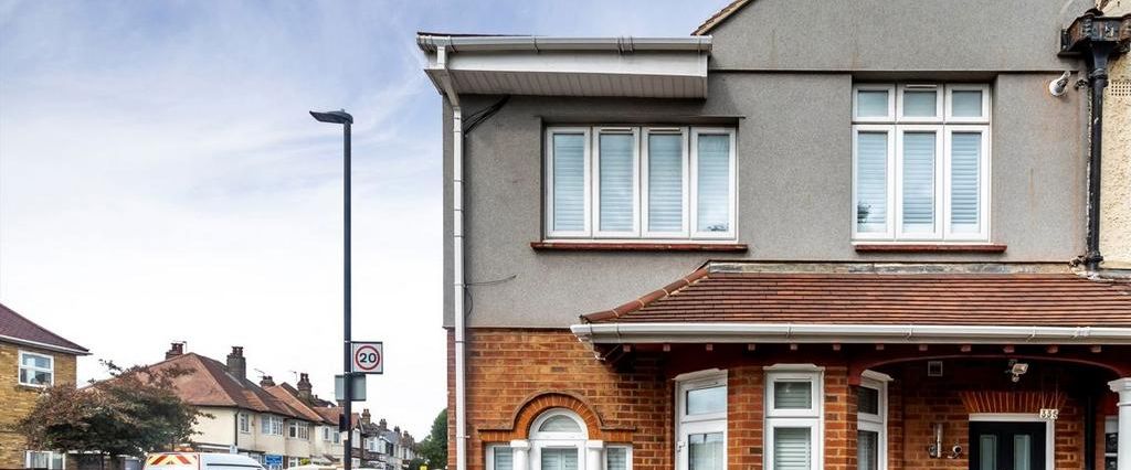 3 bedroom flat to rent - Photo 1