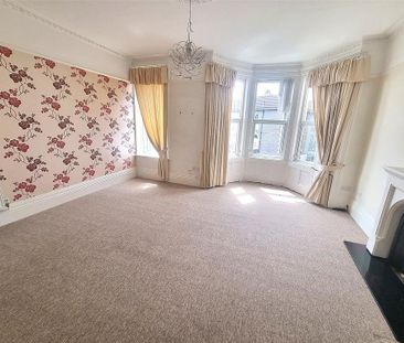3 bedroom flat to rent - Photo 1