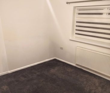 3 Bed Semi-Detached House, Brinsley Close, NG8 - Photo 6