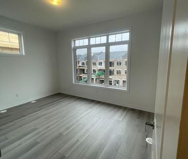 For Lease - 2001 Cameron Lott Crescent, Oshawa, Ontario - Photo 6