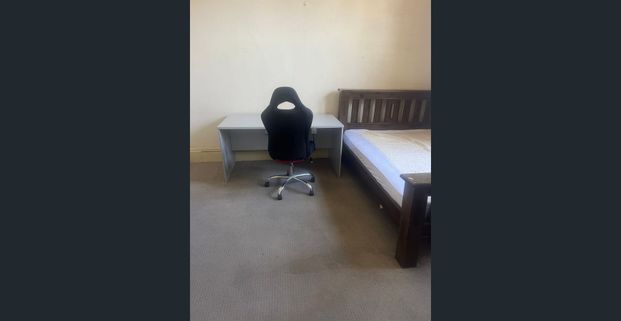 5 ROOMS-4 BEDROOM plus LOUNGE ROOM character home- Calling for all STUDENTS, NDIS PROVIDERS & FAMILI - Photo 1