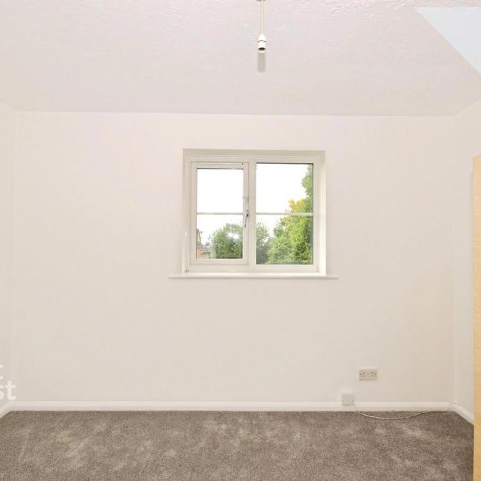 2 bedroom end of terrace house to rent - Photo 1
