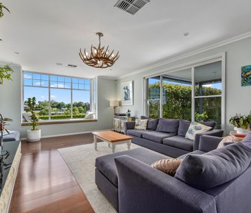 IMMACULATE AND ELEVATED 4 BEDROOM FAMILY HOME - Photo 2