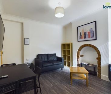 4 bedroom house to rent - Photo 2