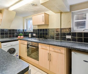 GARDEN FLAT, 11 SPRING ROAD Leeds - LS6 1AD - Photo 4