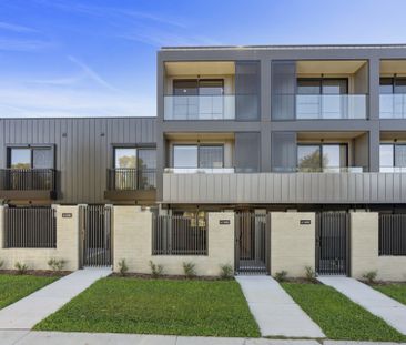 Brand New Luxury Three Bedroom Townhouse at Nue Gungahlin! - Photo 2
