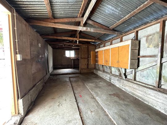 Spacious & Warm 3 Bedroom Family Home - Photo 1