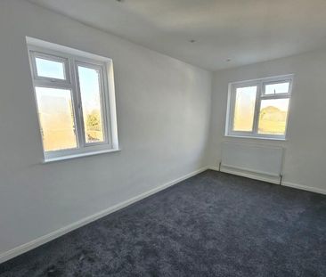 6 bedroom semi-detached house to rent - Photo 3