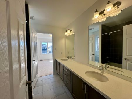 For Lease - 211 Stayner Street, Clearview, Ontario - Photo 4